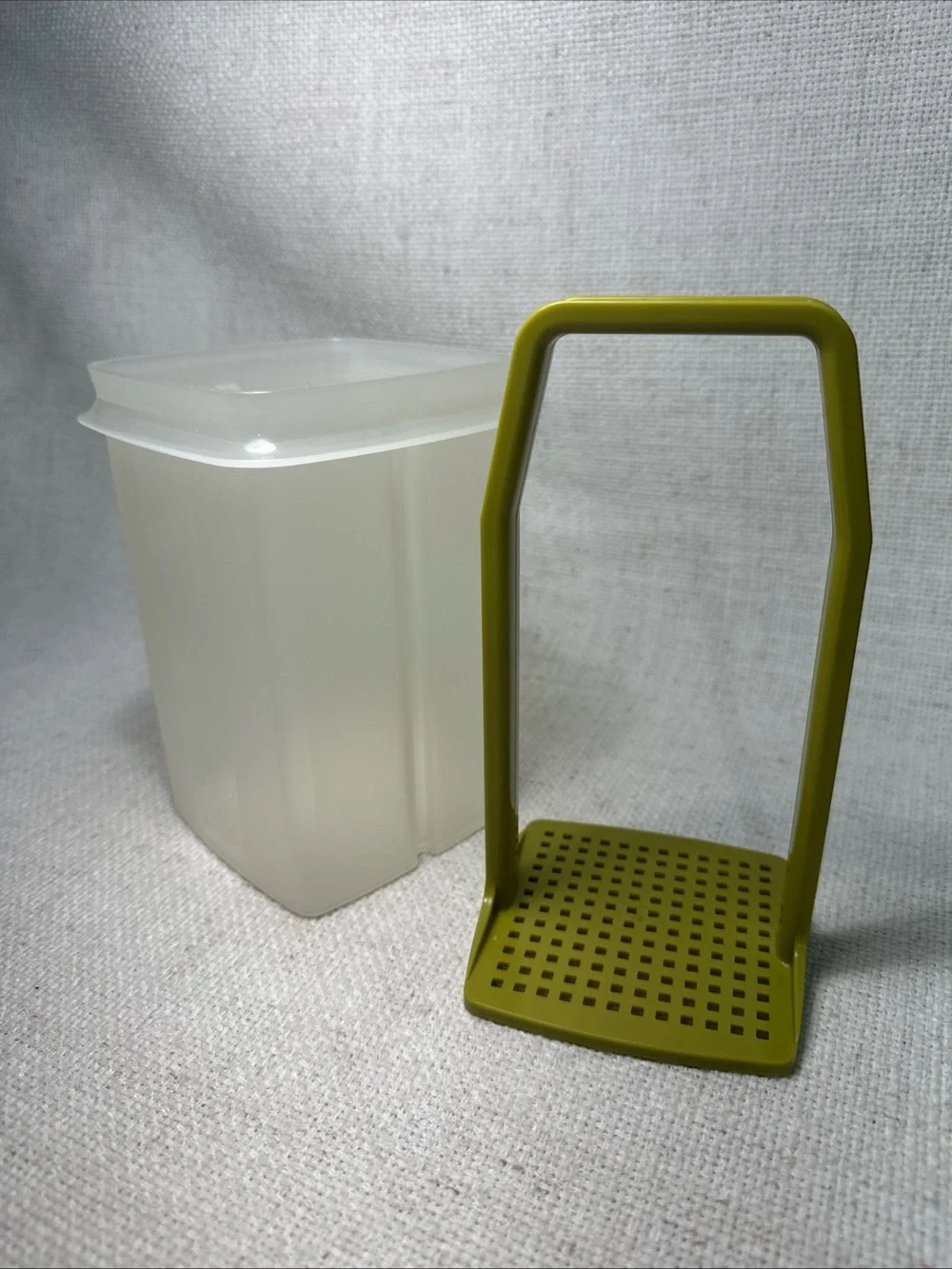 Vintage Tupperware Pickle or Olive Keeper
